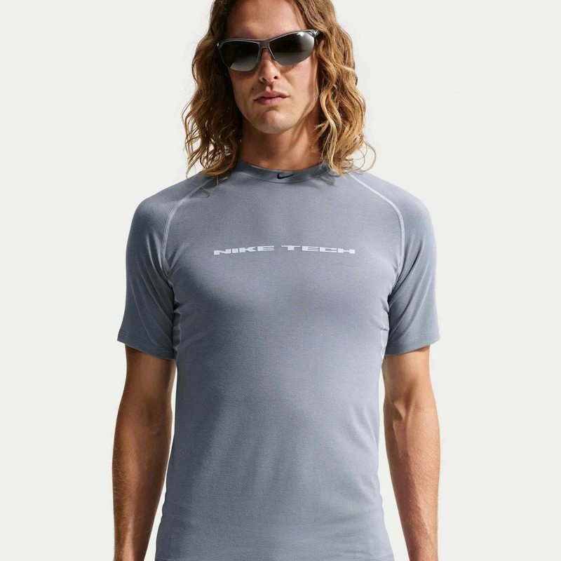 Nike Men's Dri-FIT Short-Sleeve Top Tech
