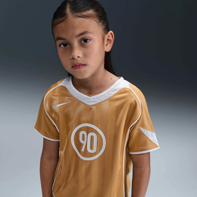 Nike Older Kids' Dri-Fit Football Shirt Total90