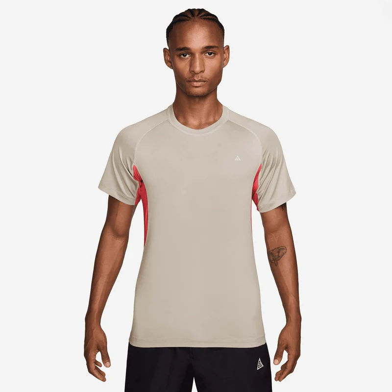 ACG 'Wildsee' Dri-fit basistop