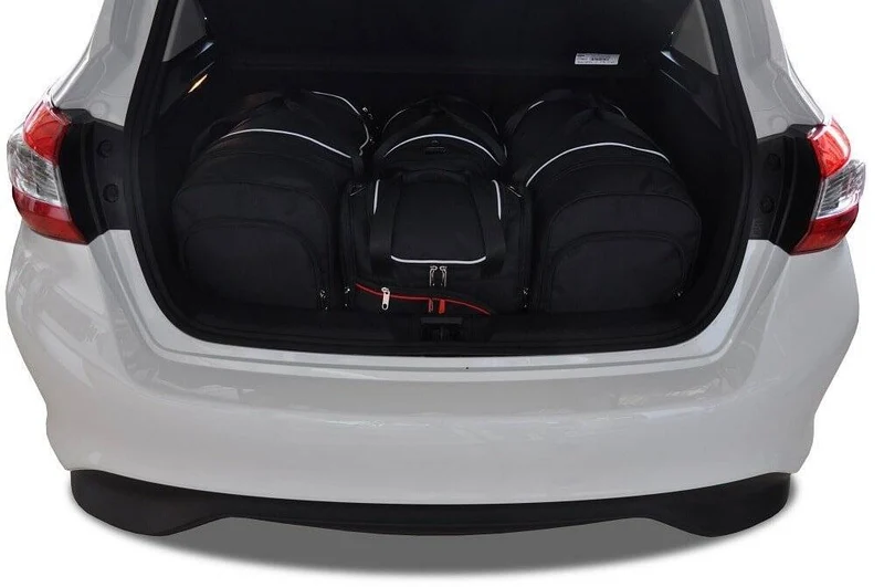 Kjust reistassenset geschikt voor Nissan Pulsar vijfdeurs (2014-2018)