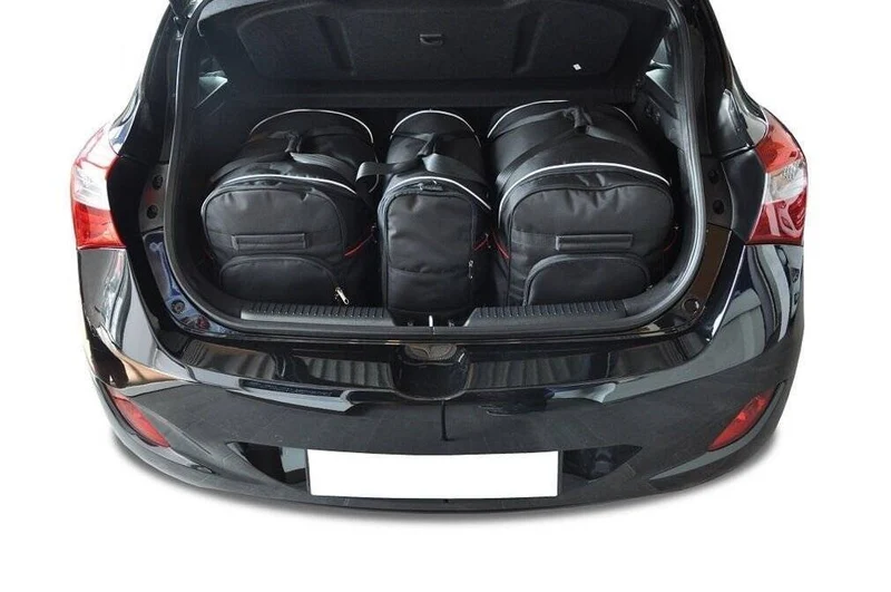 Kjust reistassenset geschikt voor Hyundai i30 (II) driedeurs (2013-2017)