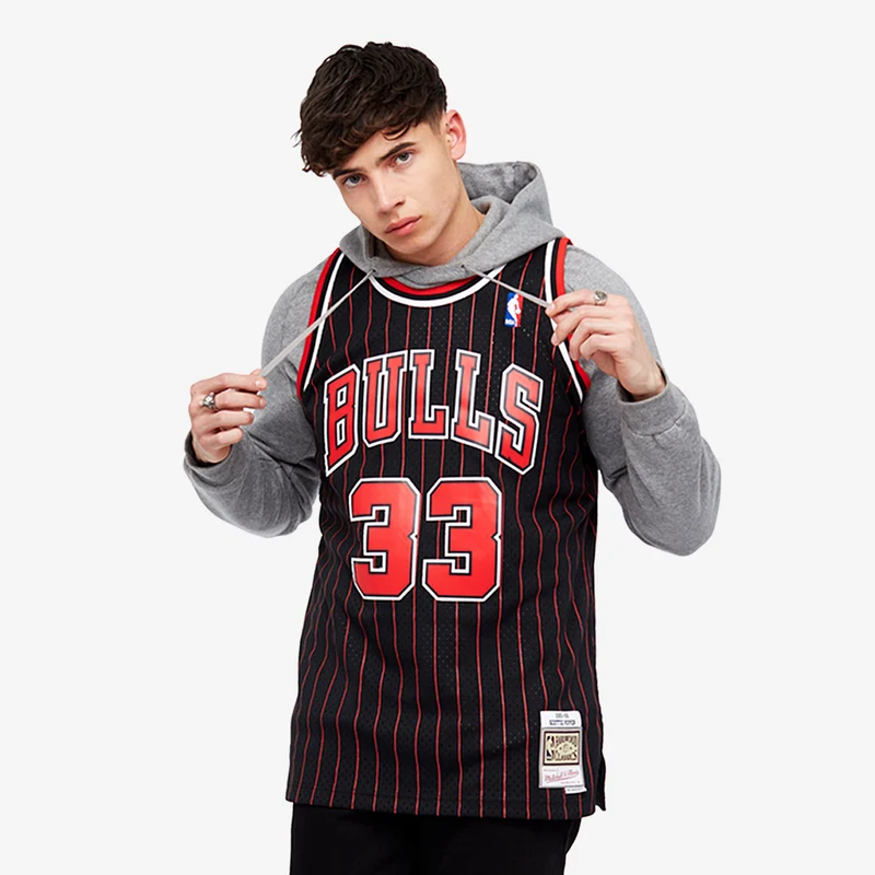 Mitchell & Ness NBA Scottie Pippen Chicago Bulls Swingman Jersey