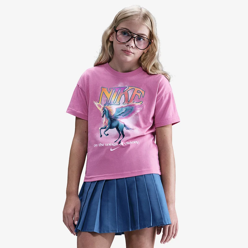 Nike Sportswear Older Girls T-Shirt (8-15Y)